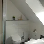 6 Personen Mit Zwei Duschen Und Toiletten, Sauna, Whirlpool Und Kaminofen In Otterndorf