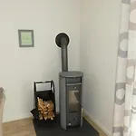 6 Personen Mit Zwei Duschen Und Toiletten, Sauna, Whirlpool Und Kaminofen In *