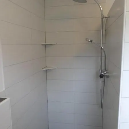 6 Personen Mit Zwei Duschen Und Toiletten, Sauna, Whirlpool Und Kaminofen In * Otterndorf