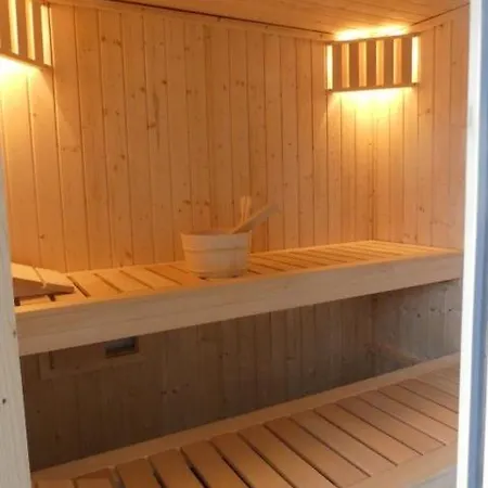 Prázdninový dům 6 Personen Mit Zwei Duschen Und Toiletten, Sauna, Whirlpool Und Kaminofen In Otterndorf