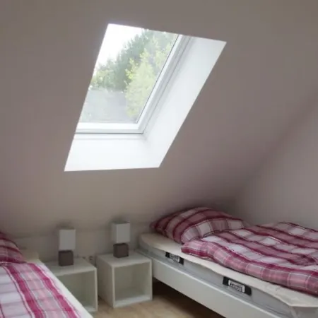 6 Personen Mit Zwei Duschen Und Toiletten, Sauna, Whirlpool Und Kaminofen In Dom wakacyjny *