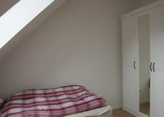 Ferienhaus 6 Personen Mit Zwei Duschen Und Toiletten, Sauna, Whirlpool Und Kaminofen In Otterndorf