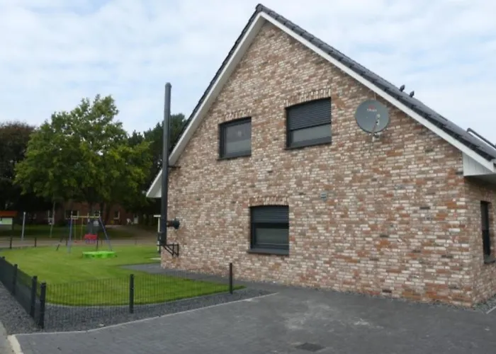 6 Personen Mit Zwei Duschen Und Toiletten, Sauna, Whirlpool Und Kaminofen In * Otterndorf