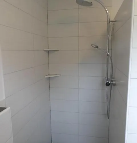 6 Personen Mit Zwei Duschen Und Toiletten, Sauna, Whirlpool Und Kaminofen In * Otterndorf