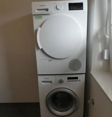6 Personen Mit Zwei Duschen Und Toiletten, Sauna, Whirlpool Und Kaminofen In Ferienhaus *