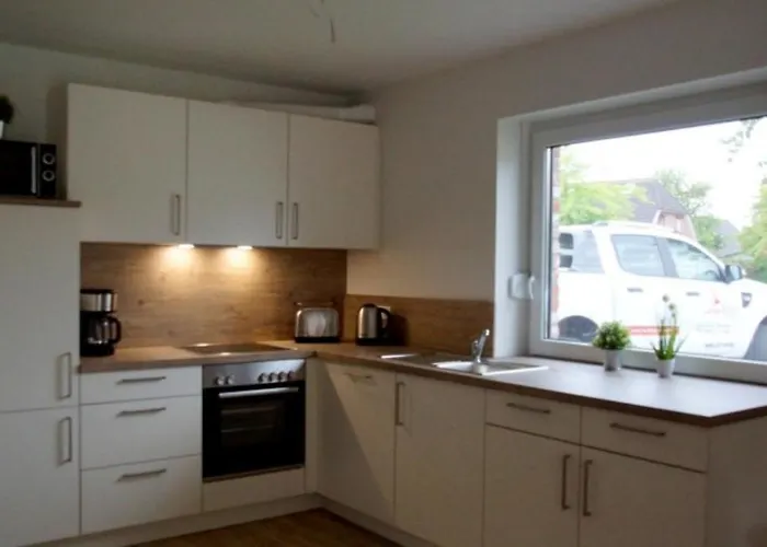 6 Personen Mit Zwei Duschen Und Toiletten, Sauna, Whirlpool Und Kaminofen In Ferienhaus *