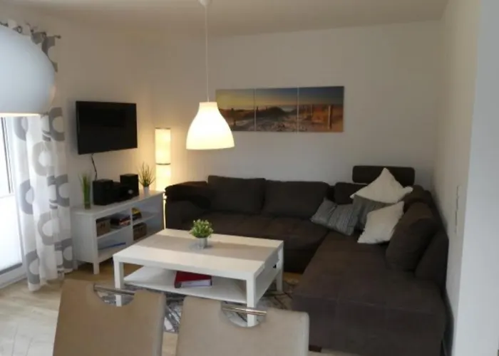 Ferienhaus 6 Personen Mit Zwei Duschen Und Toiletten, Sauna, Whirlpool Und Kaminofen In *